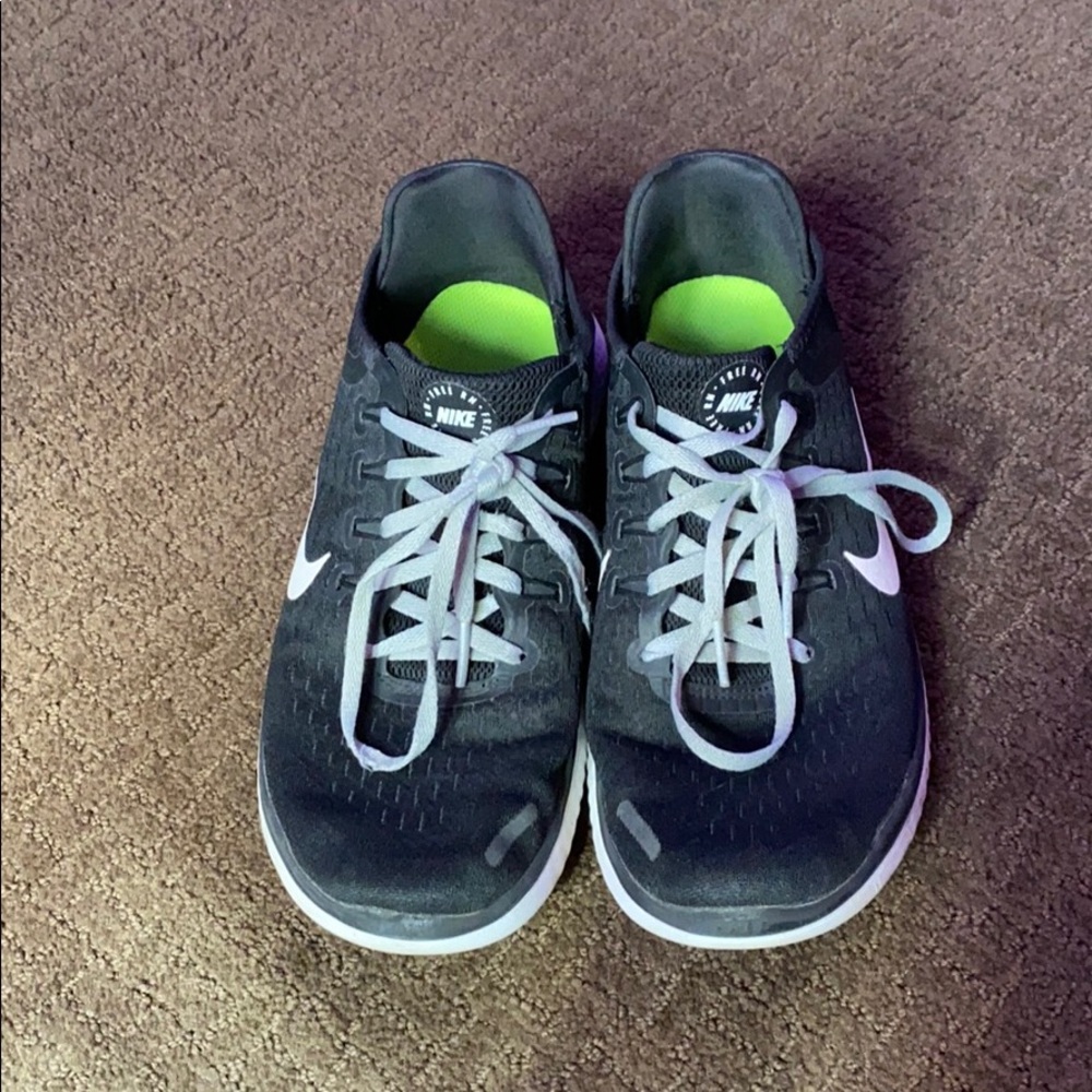 black and white tennis shoes with grey laces!!!🦋